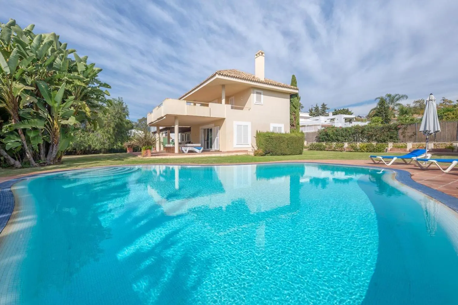 Xpce Artola Playa - Villa De Lujo Con Pista De Padel Privada Y Piscina Marbella
