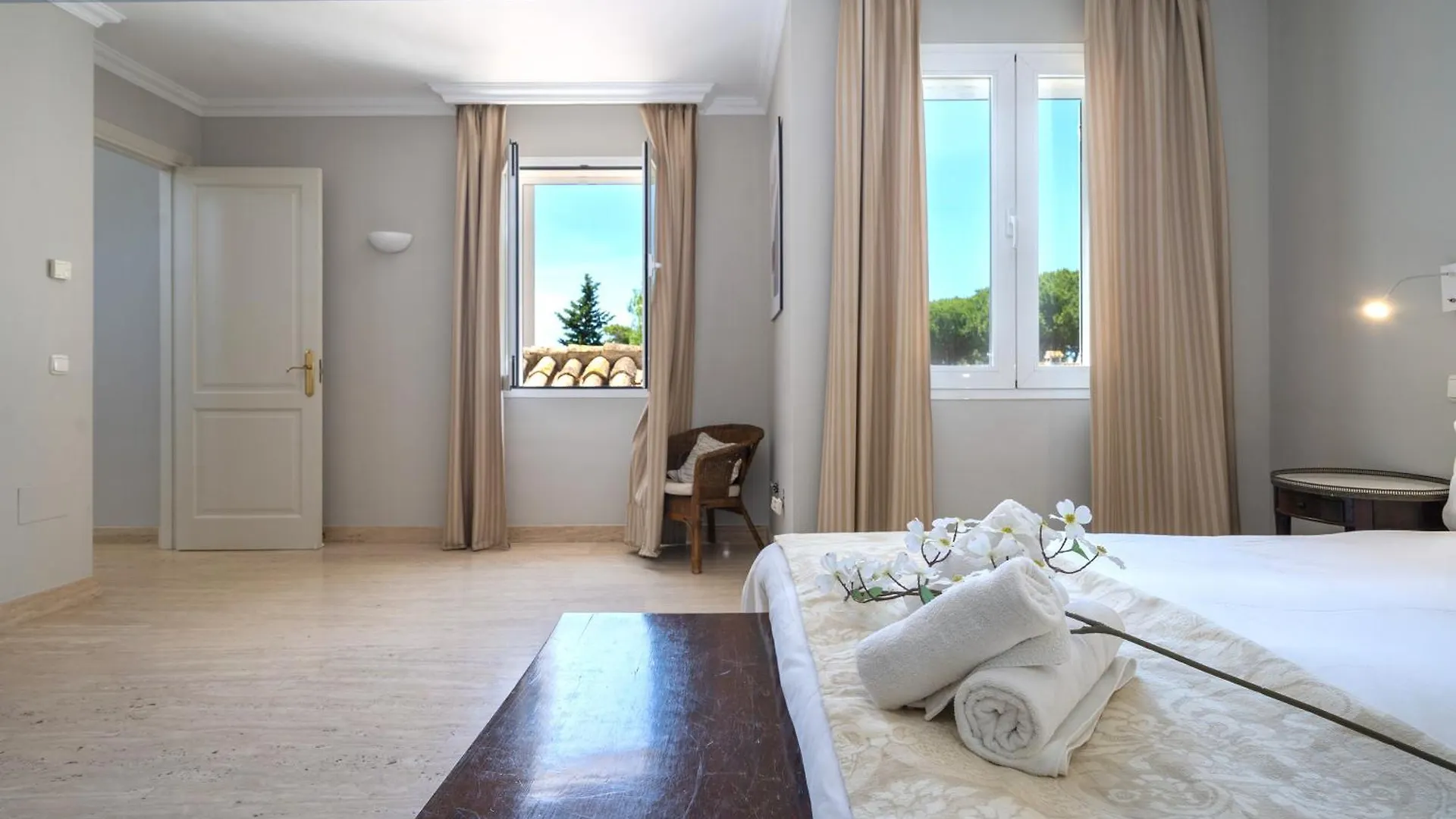 Xpce Artola Playa - Villa De Lujo Con Pista De Padel Privada Y Piscina Marbella 0*,  Spanien