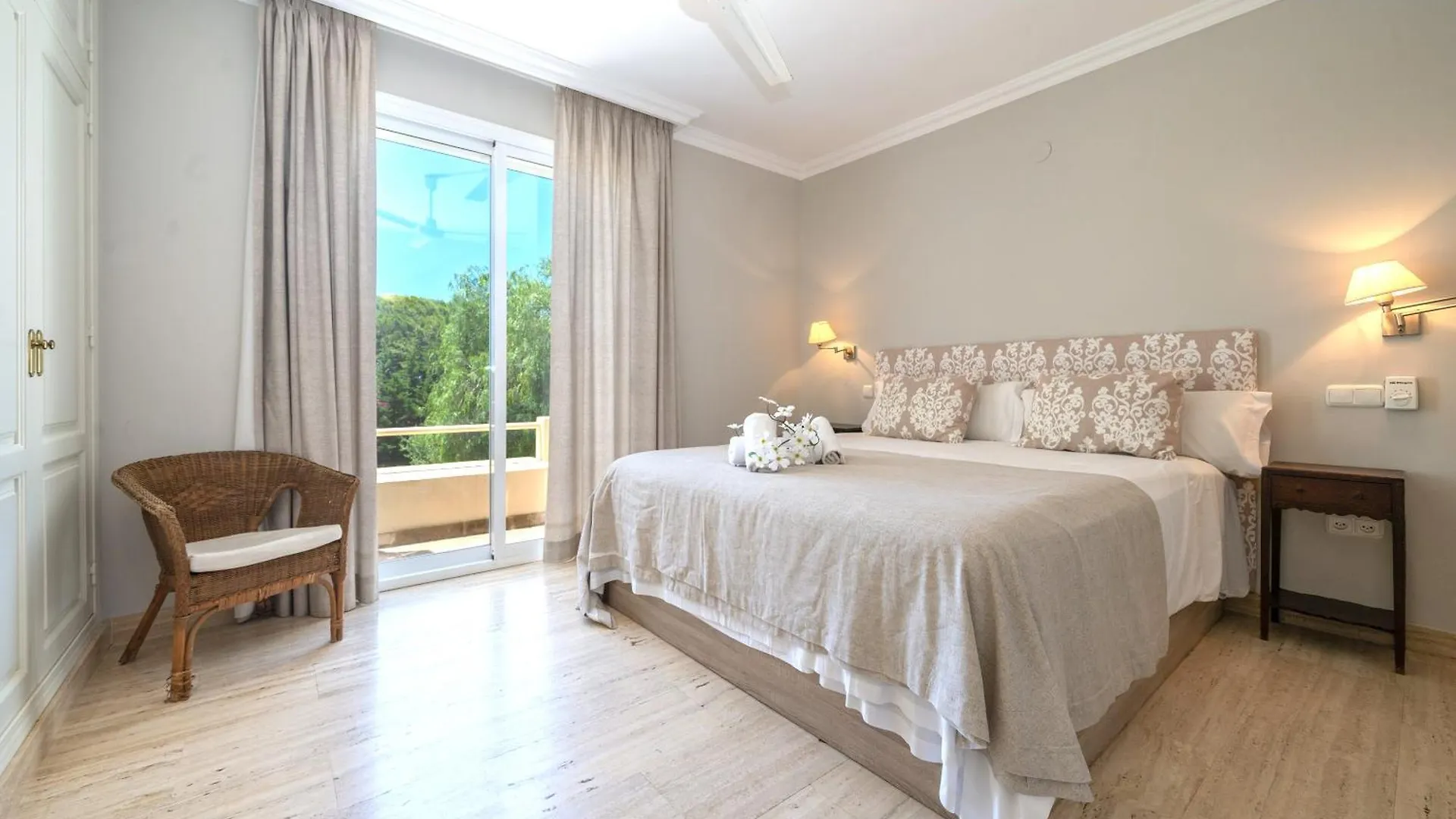 Xpce Artola Playa - Villa De Lujo Con Pista De Padel Privada Y Piscina Marbella 0*,  Spanien