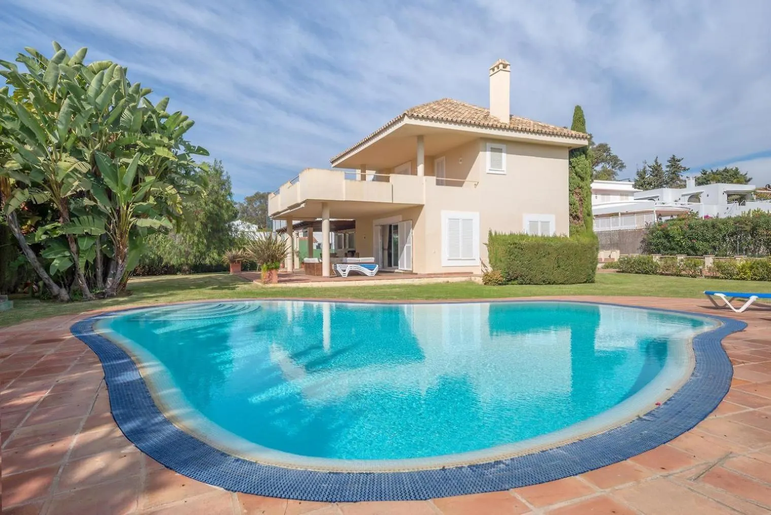 Xpce Artola Playa - Villa De Lujo Con Pista De Padel Privada Y Piscina Marbella