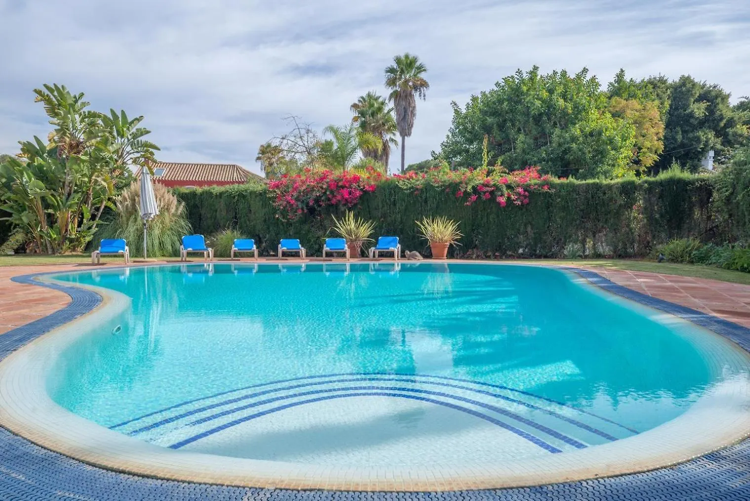 Xpce Artola Playa - Villa De Lujo Con Pista De Padel Privada Y Piscina Marbella