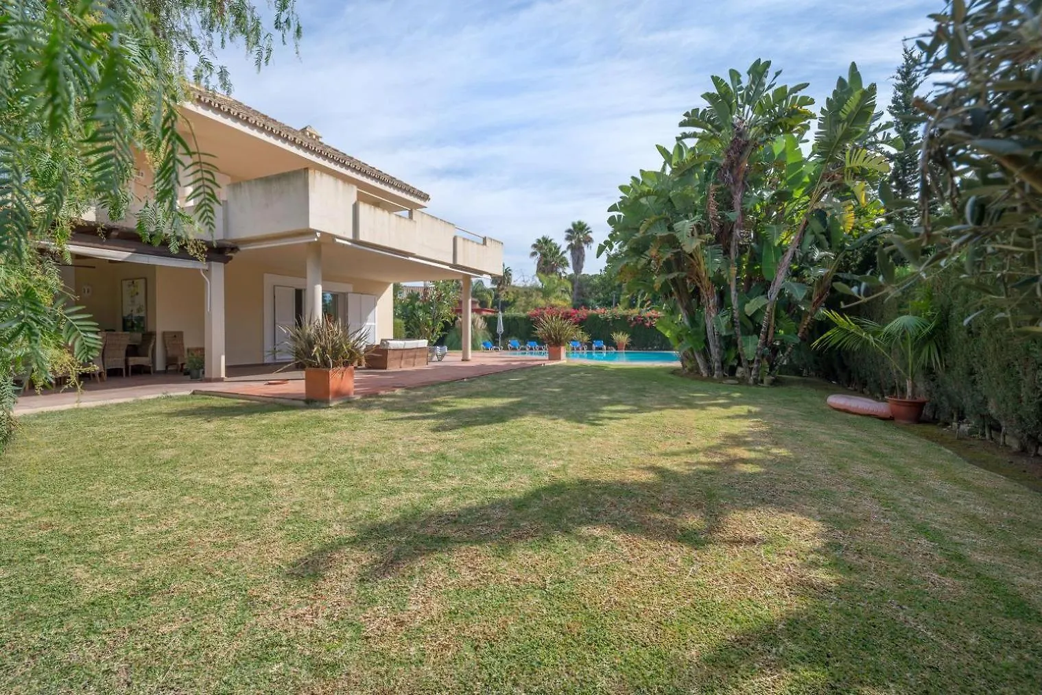 Xpce Artola Playa - Villa De Lujo Con Pista De Padel Privada Y Piscina Marbella