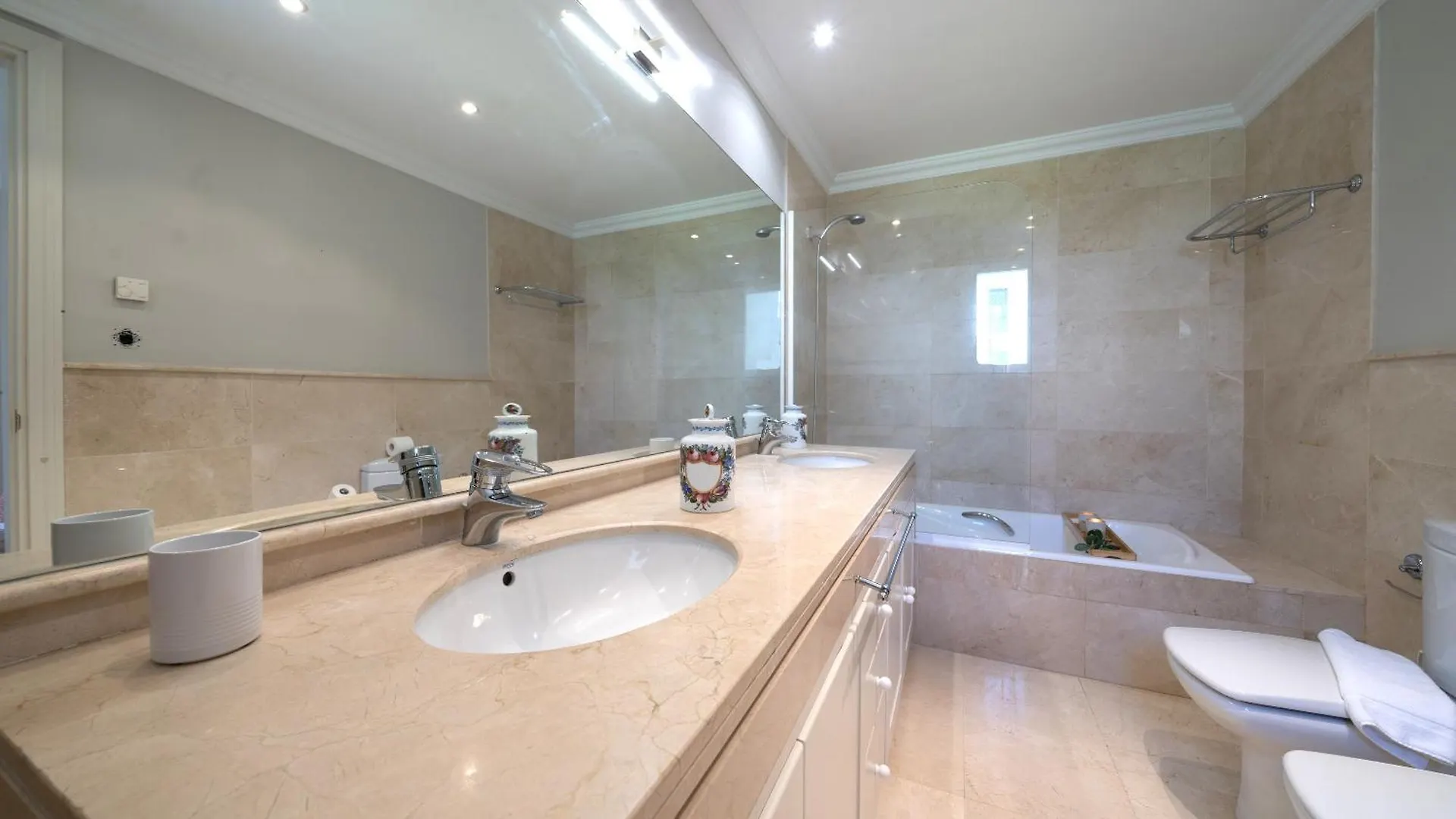 Xpce Artola Playa - Villa De Lujo Con Pista De Padel Privada Y Piscina Marbella 0*,